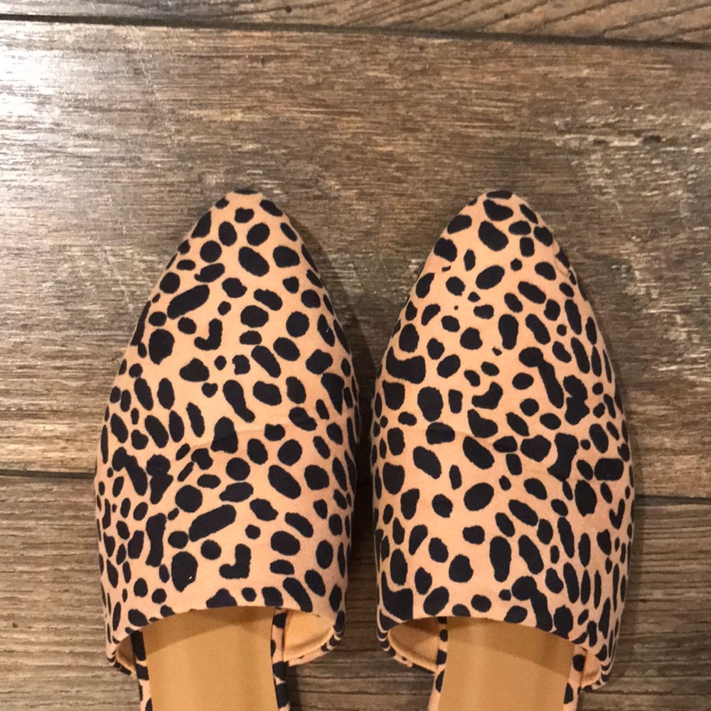 LAST PAIR NWT Vegan Leather Animal Print Slides - Picture 4 of 4
